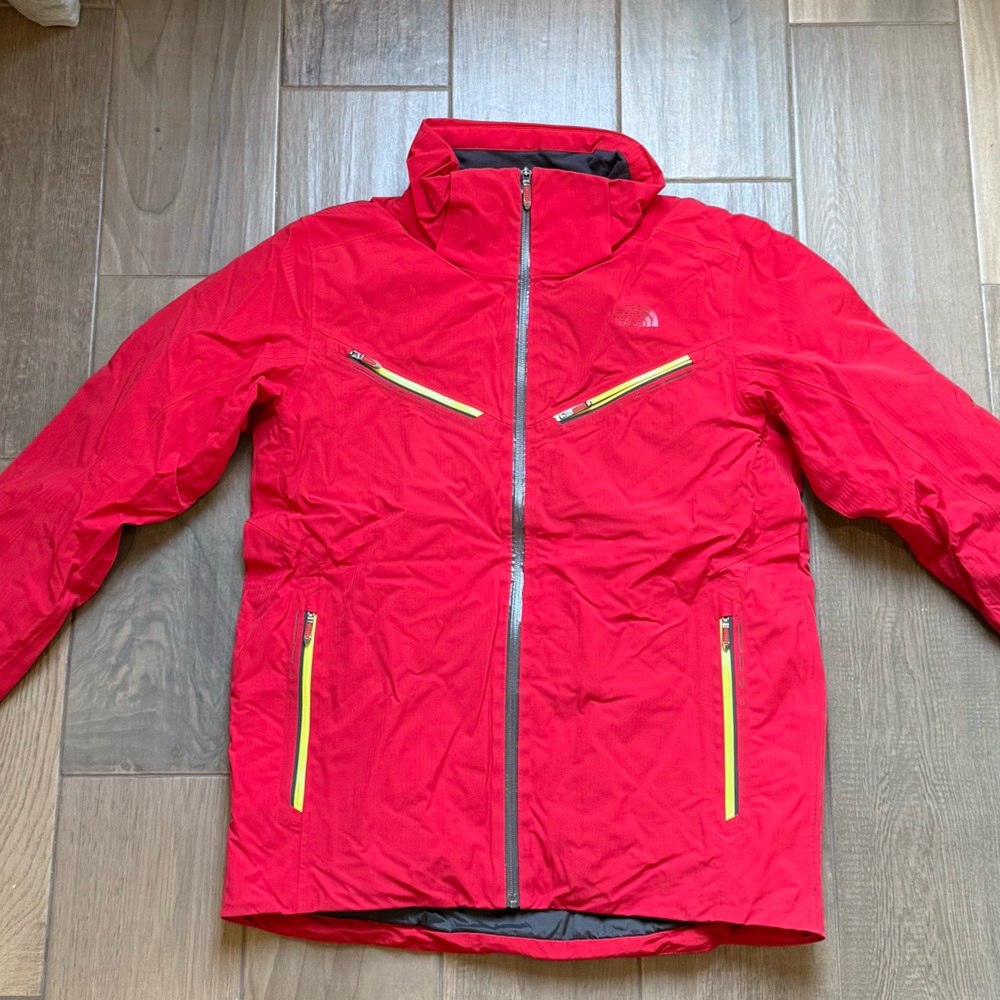 North Face MEN SKI JACKET MEDIUM RED